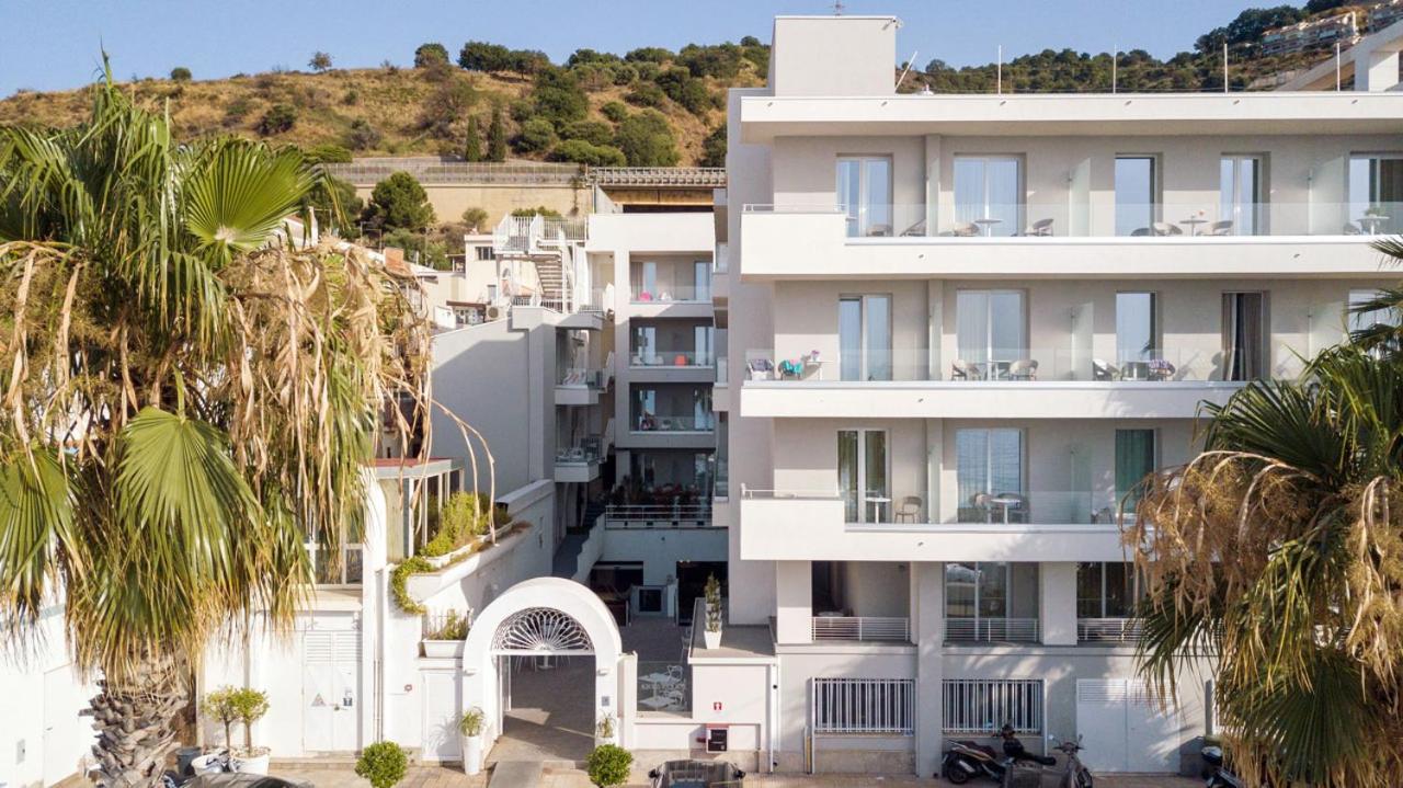 Albatros Beach Hotel 레토이아니 외부 사진