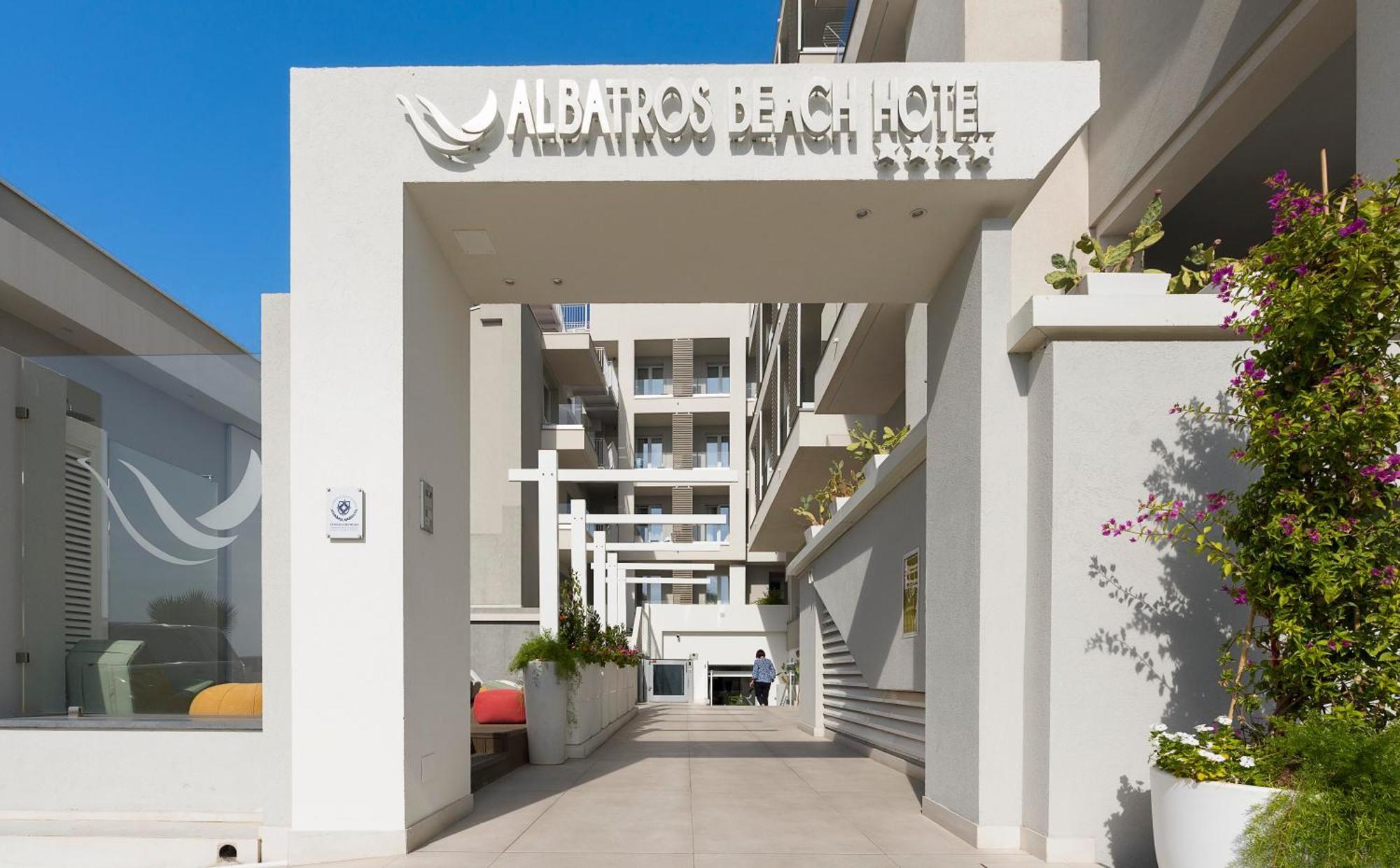 Albatros Beach Hotel 레토이아니 외부 사진